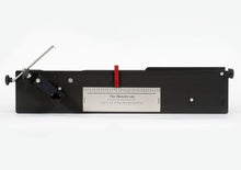 Load image into Gallery viewer, BenchMATE Manual Labelling Machine